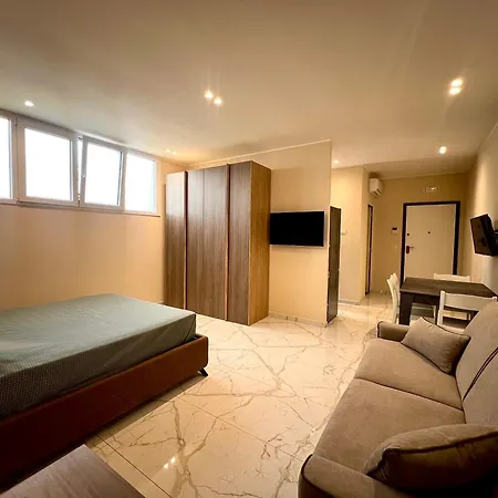Casa Regina Elena 1 *